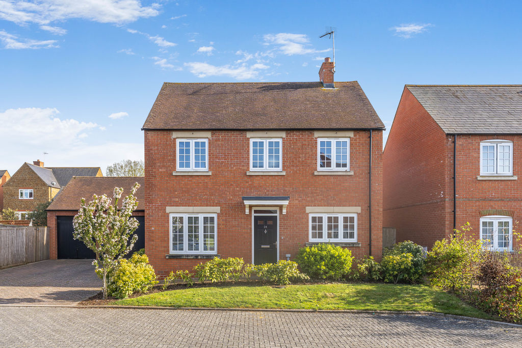 Henge Close Adderbury